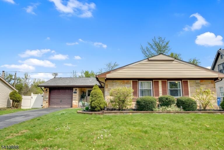 Property listing MLS 4011021 photo 1