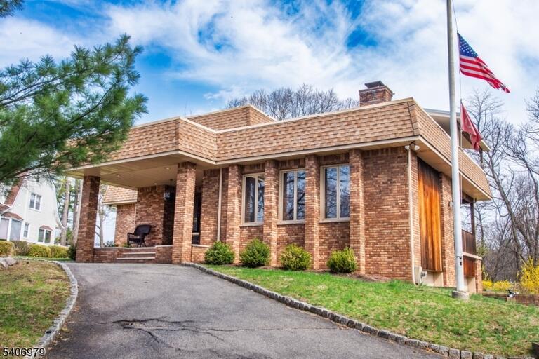 Property listing MLS 4018868 photo 1