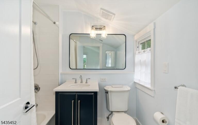 Property listing MLS 4040083 photo 19