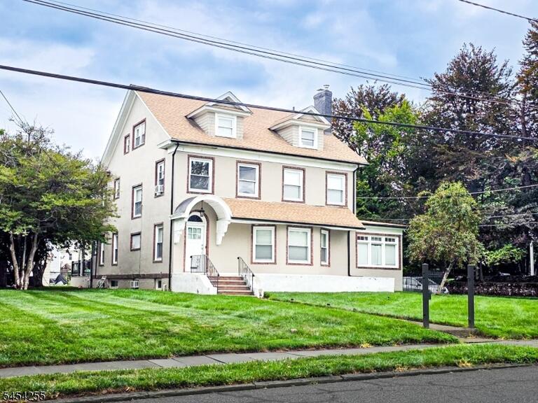Property listing MLS 4047359 photo 1