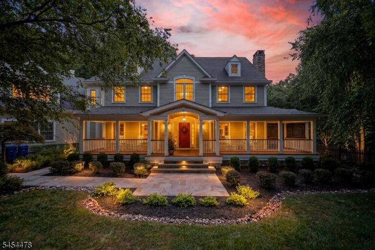 Property listing MLS 4047990 photo 1