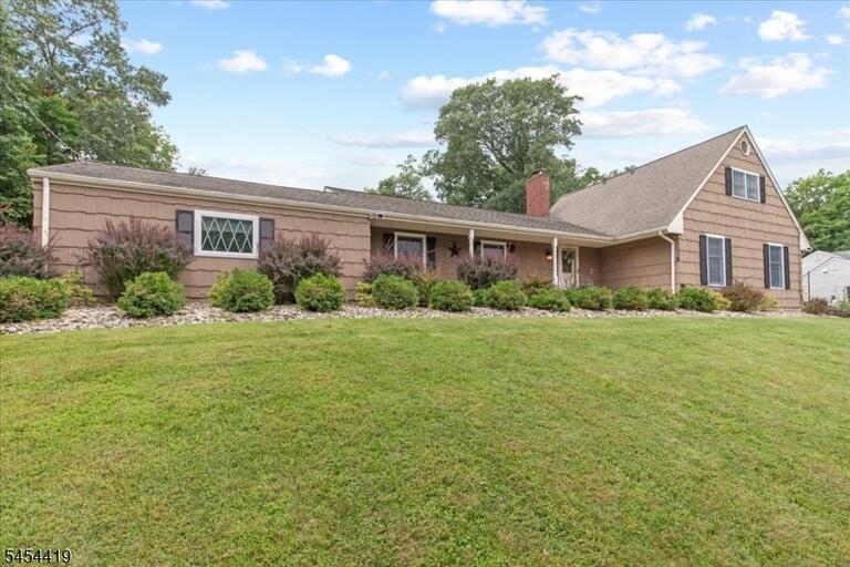 Property listing MLS 4048165 photo 1