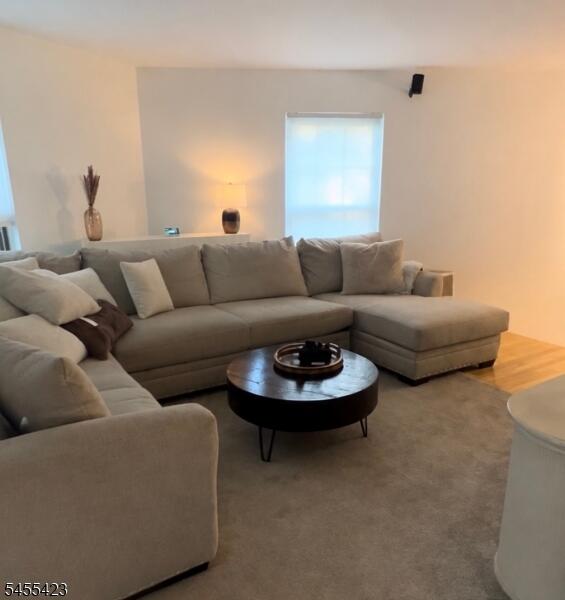 Property listing MLS 4048252 photo 1