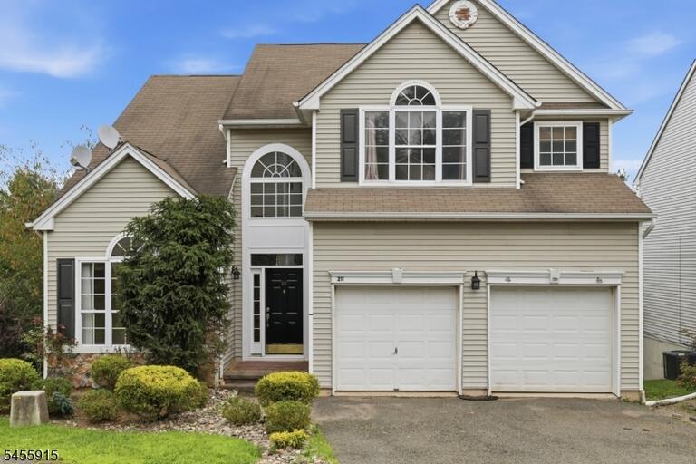 Property listing MLS 4048774 photo 1