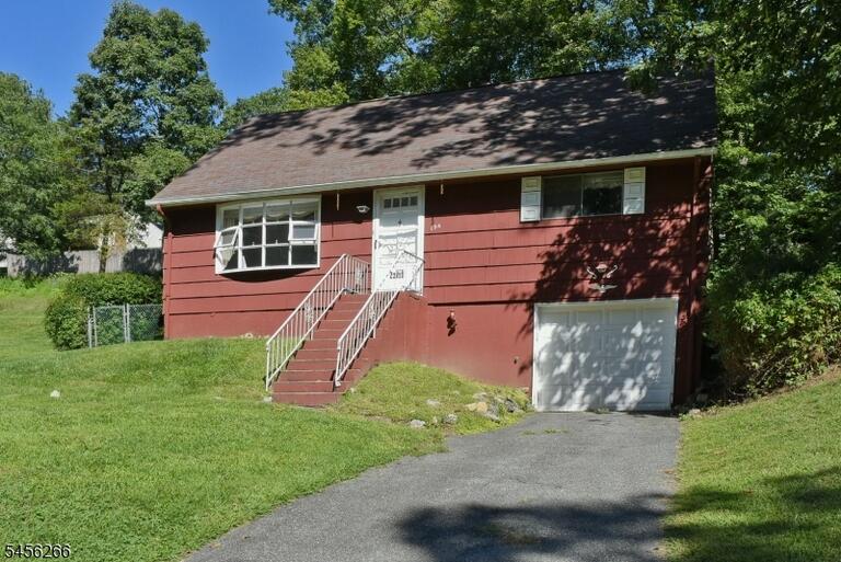 Property listing MLS 4048893 photo 1