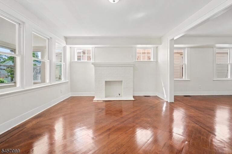 Property listing MLS 4049633 photo 10