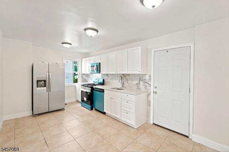 Property listing MLS 4049633 photo 15