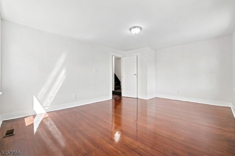 Property listing MLS 4049633 photo 28