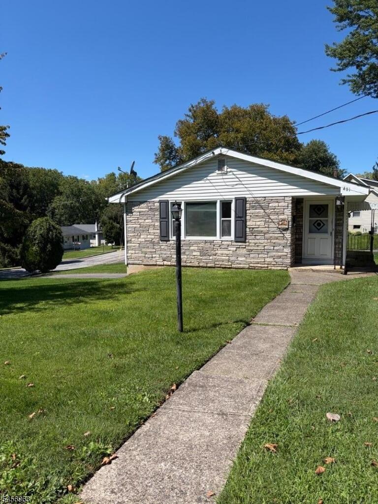 Property listing MLS 4050023 photo 1