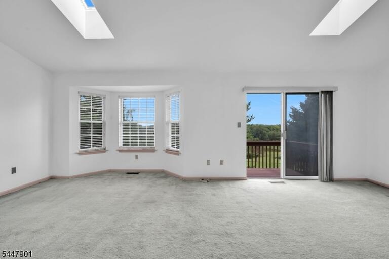Property listing MLS 4050061 photo 22