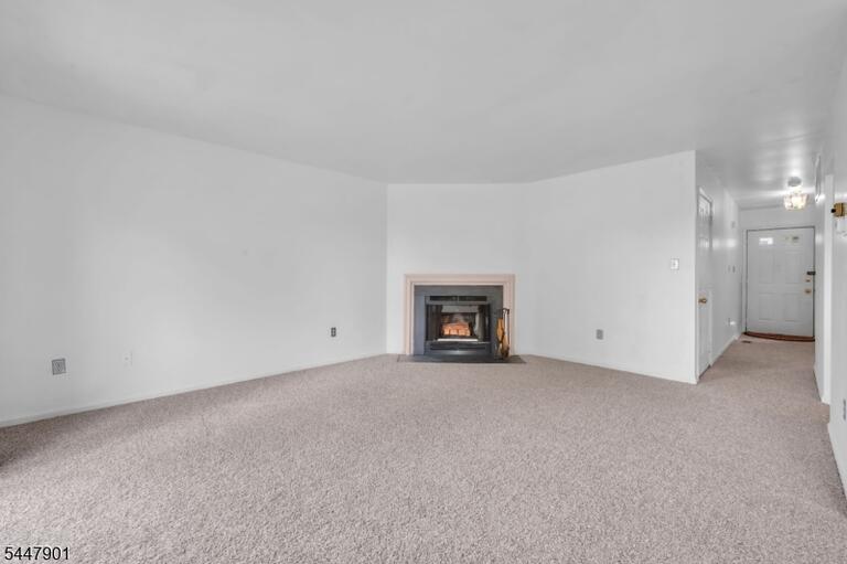 Property listing MLS 4050061 photo 6