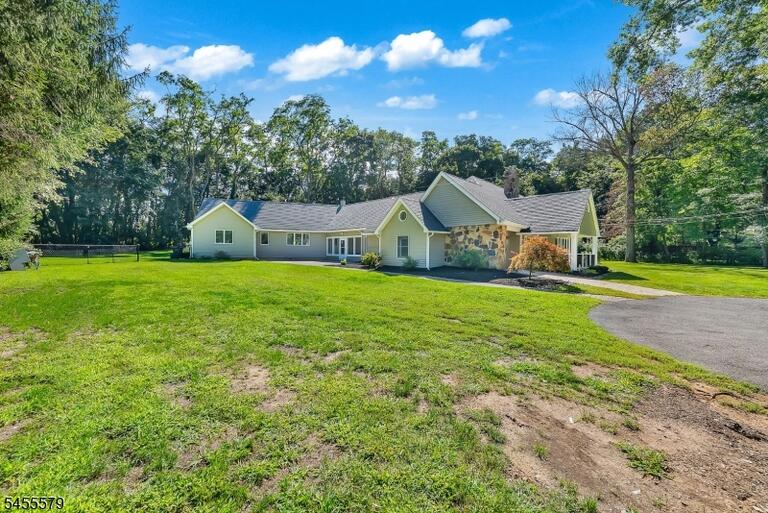 Property listing MLS 4050166 photo 38