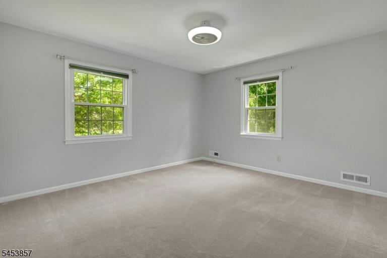 Property listing MLS 4050273 photo 15