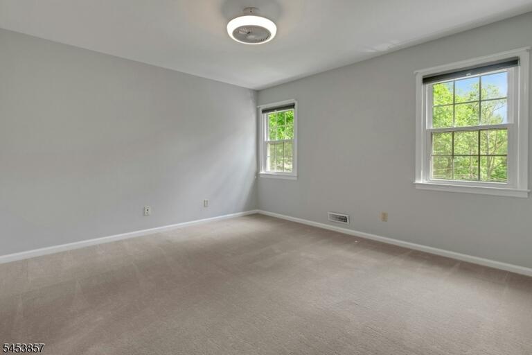 Property listing MLS 4050273 photo 17