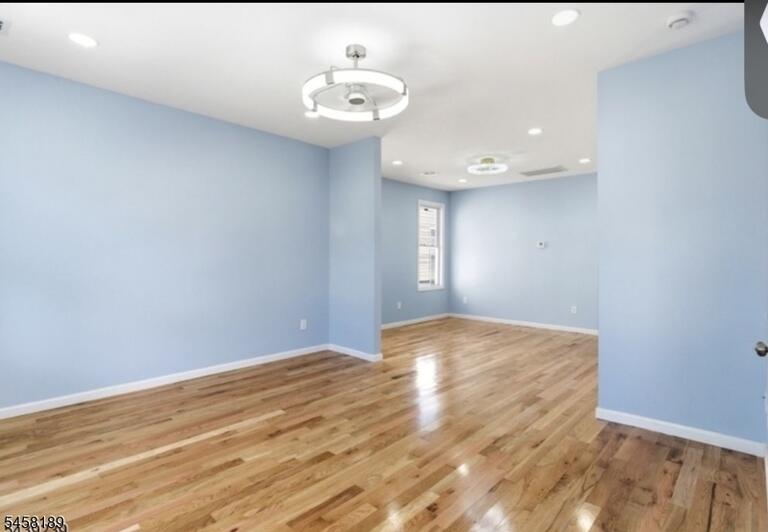 Property listing MLS 4050440 photo 2