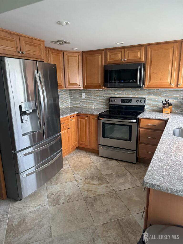 Photo 8 of 264-B Crosse Drive, Monroe NJ 08831, Monroe, NJ