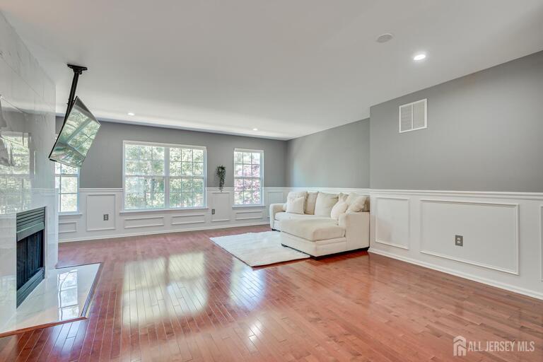 Photo 2 of 41 Rojewski Way, Parlin NJ 08859, Parlin, NJ