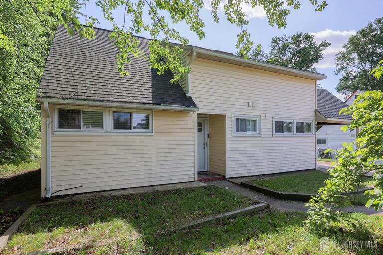 Photo 3 of 33 Pine Tree Road, Old Bridge NJ 08857, Old Bridge, NJ