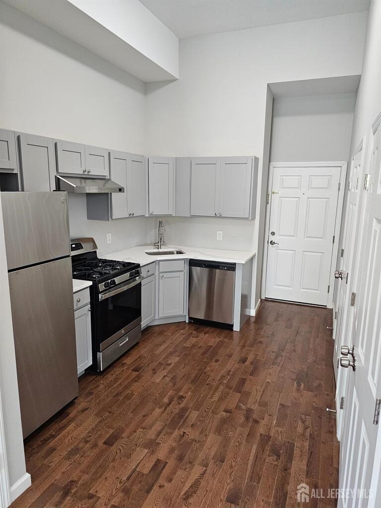 Photo 2 of 33 2nd Street, Raritan NJ 08869, Raritan, NJ