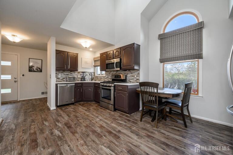 Photo 5 of 675 Raritan Road # 24, Clark NJ 07066, Clark, NJ