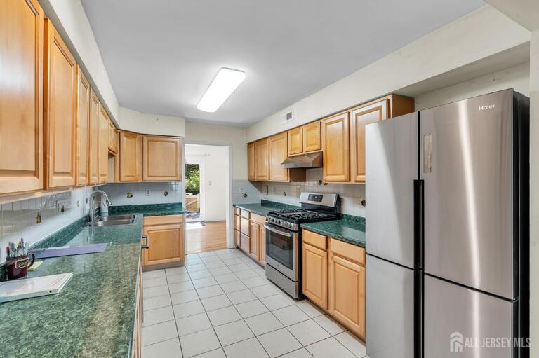 Photo 8 of 168 Thoreau Drive, Plainsboro NJ 08536, Plainsboro, NJ