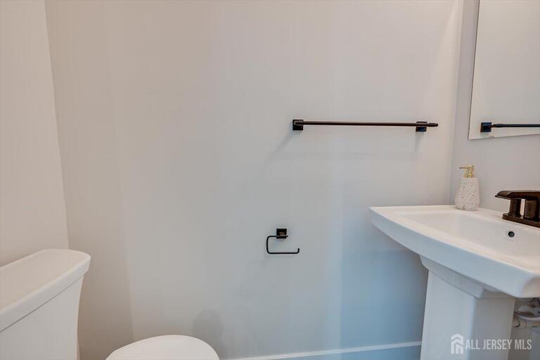 Photo 28 of 220 Anchor Way, Aberdeen NJ 07721, Aberdeen, NJ