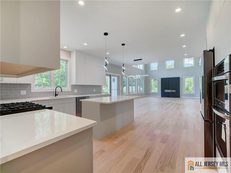 Photo 13 of 529 Wood Avenue, Edison NJ 08820, Edison, NJ