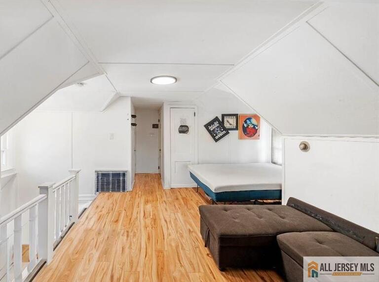 Photo 14 of 28 Oak Lane, Trenton NJ 08618, Trenton, NJ