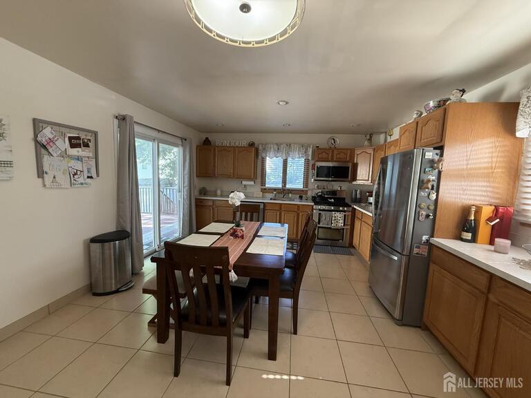 Photo 3 of 39 Stratford Road, East Brunswick NJ 08816, East Brunswick, NJ