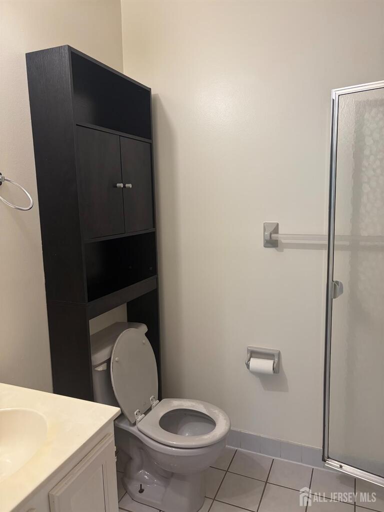 Photo 17 of 215 Prestwick Way, Edison NJ 08820, Edison, NJ