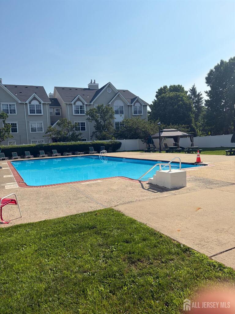 Photo 29 of 215 Prestwick Way, Edison NJ 08820, Edison, NJ