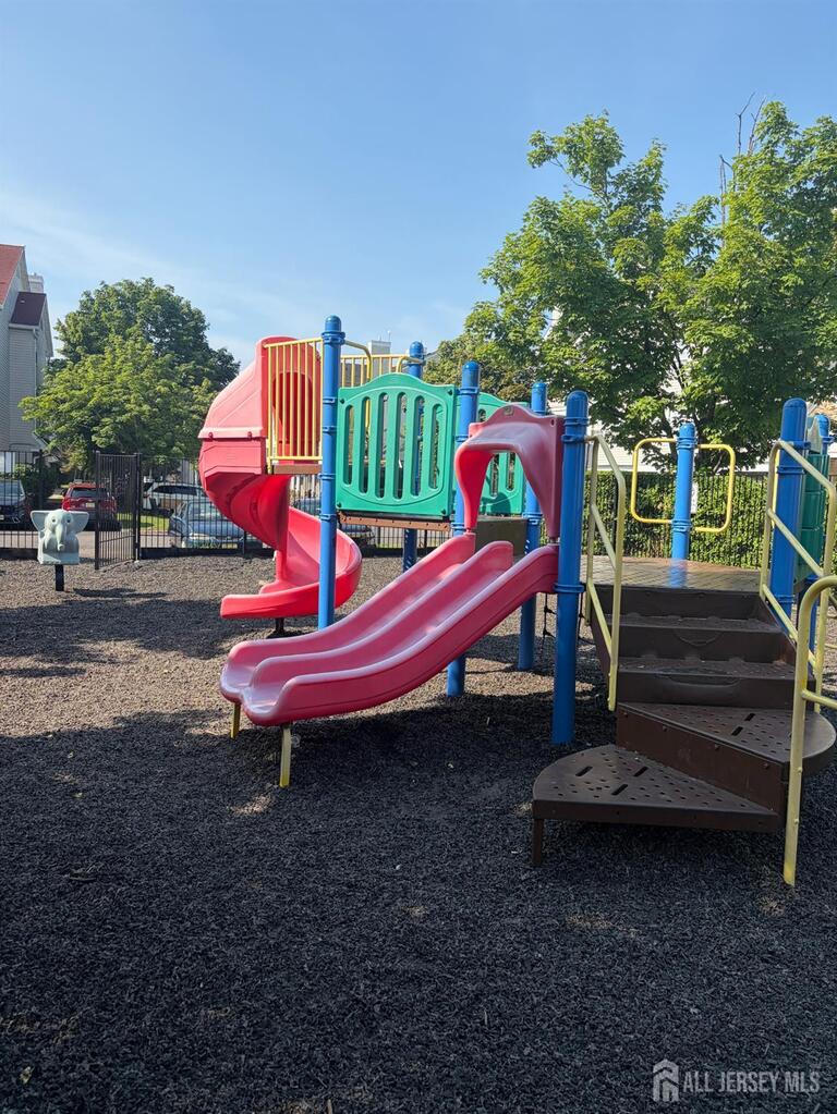 Photo 27 of 215 Prestwick Way, Edison NJ 08820, Edison, NJ