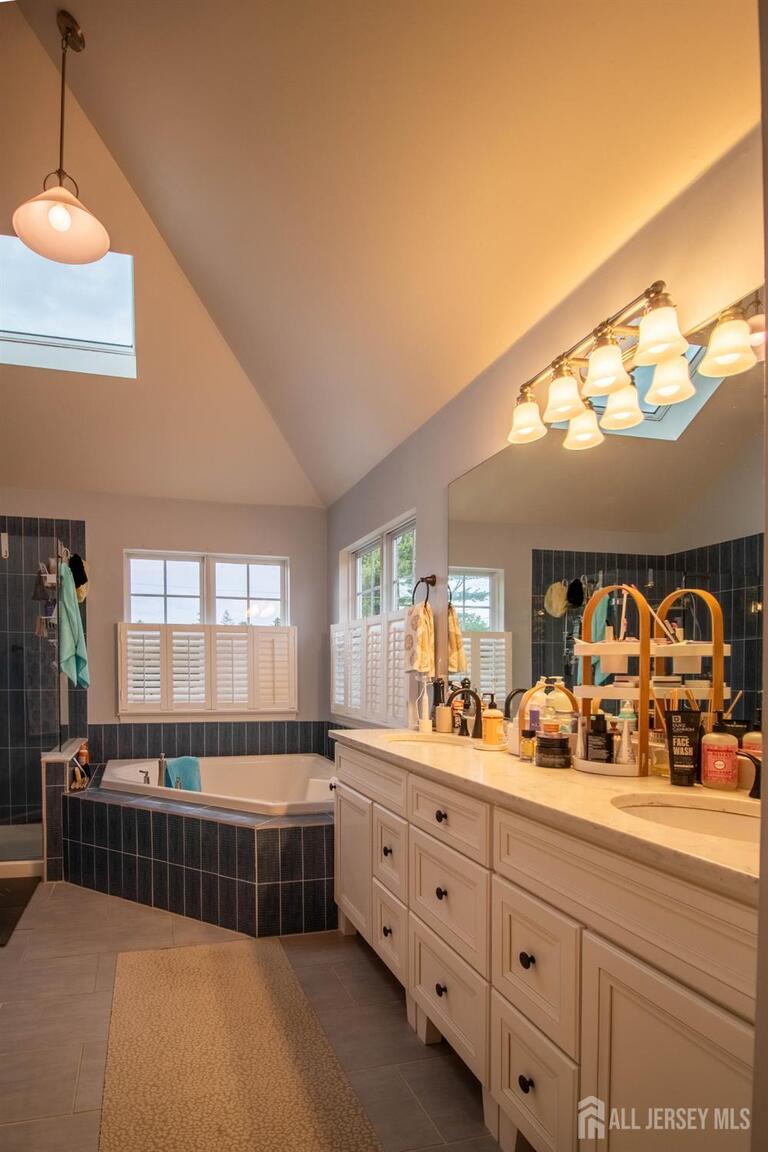 Photo 30 of 9 Pondview Drive, Tinton Falls NJ 07724, Tinton Falls, NJ