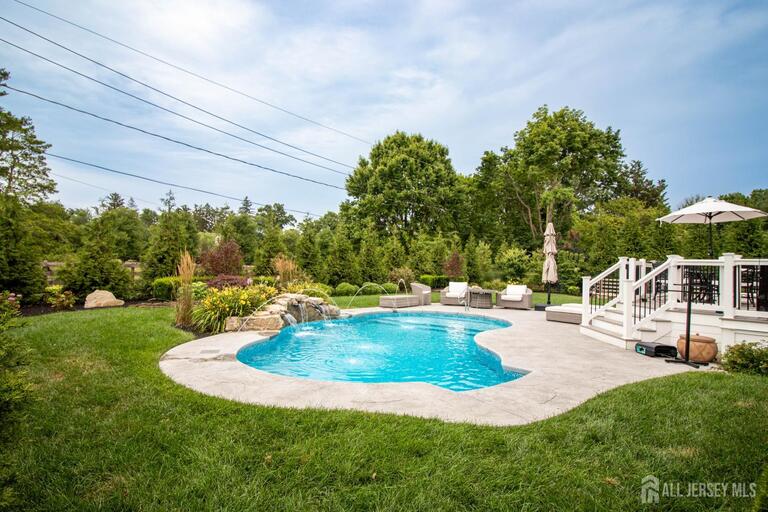 Photo 33 of 9 Pondview Drive, Tinton Falls NJ 07724, Tinton Falls, NJ