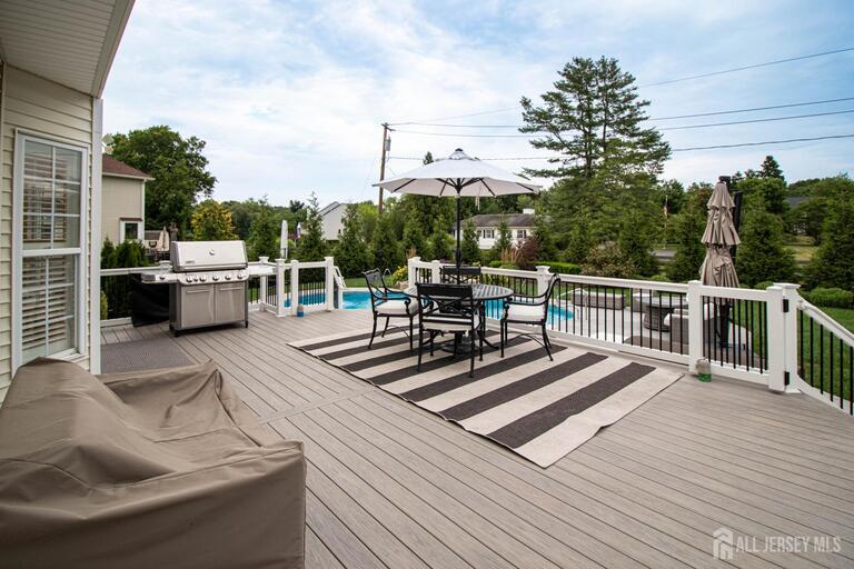 Photo 38 of 9 Pondview Drive, Tinton Falls NJ 07724, Tinton Falls, NJ
