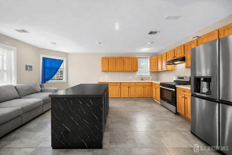 Photo 10 of 421-423 Magie Avenue, Elizabeth NJ 07208, Elizabeth, NJ