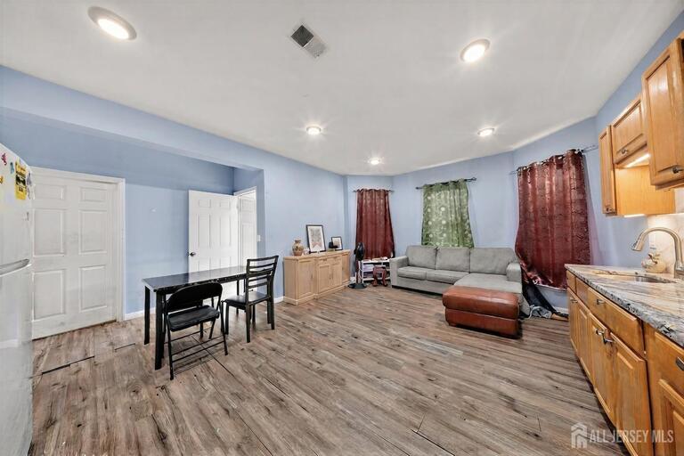 Photo 6 of 421-423 Magie Avenue, Elizabeth NJ 07208, Elizabeth, NJ