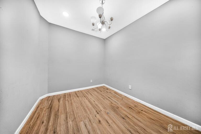 Photo 15 of 421-423 Magie Avenue, Elizabeth NJ 07208, Elizabeth, NJ
