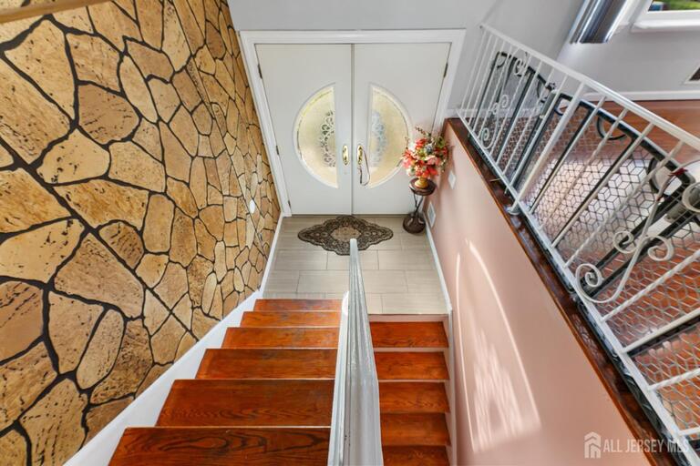 Photo 14 of 200 Rosewood Lane, Port Reading NJ 07064, Port Reading, NJ