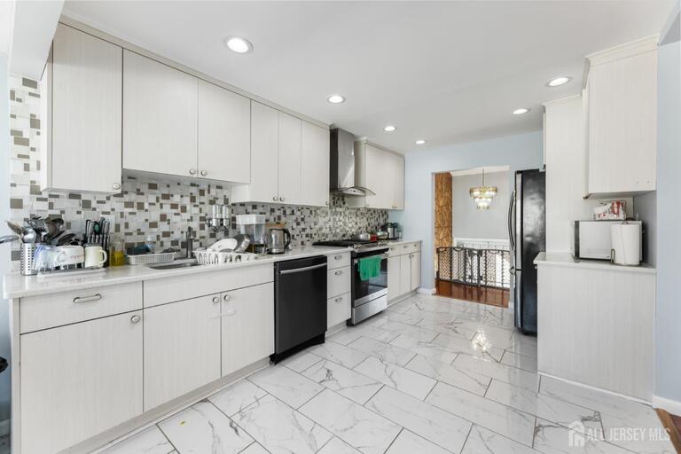 Photo 19 of 200 Rosewood Lane, Port Reading NJ 07064, Port Reading, NJ