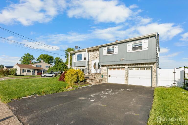 Photo 3 of 200 Rosewood Lane, Port Reading NJ 07064, Port Reading, NJ