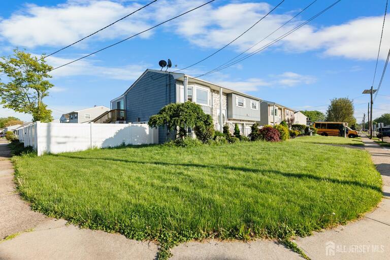Photo 4 of 200 Rosewood Lane, Port Reading NJ 07064, Port Reading, NJ
