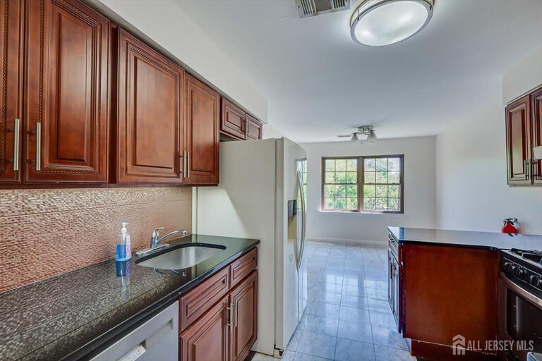 Photo 9 of 1111 Green Hollow Drive, Iselin NJ 08830, Iselin, NJ