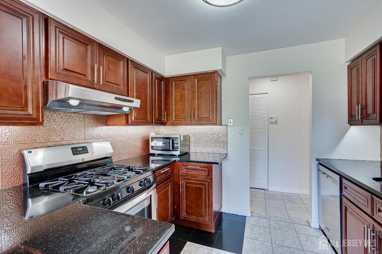 Photo 12 of 1111 Green Hollow Drive, Iselin NJ 08830, Iselin, NJ