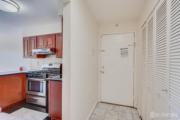 Photo 5 of 1111 Green Hollow Drive, Iselin NJ 08830, Iselin, NJ