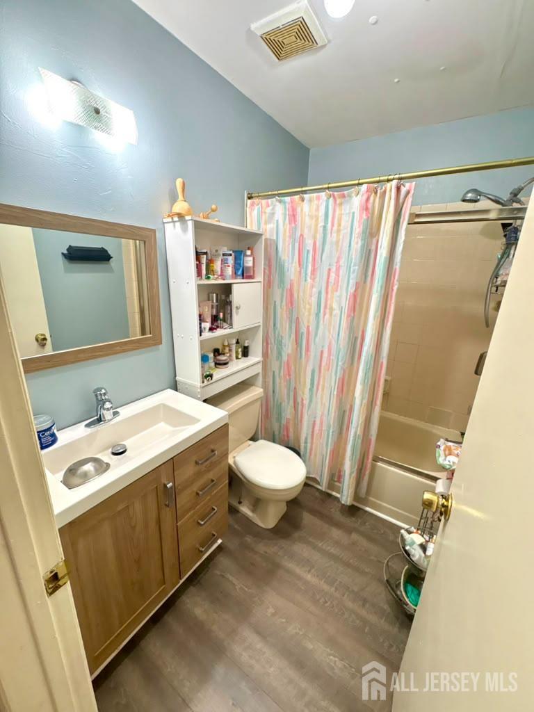Photo 13 of 402 Holly Drive, Perth Amboy NJ 08861, Perth Amboy, NJ
