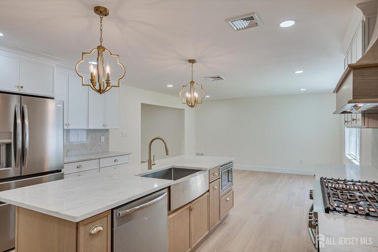 Photo 40 of 300 E Chestnut Avenue E, Metuchen NJ 08840, Metuchen, NJ