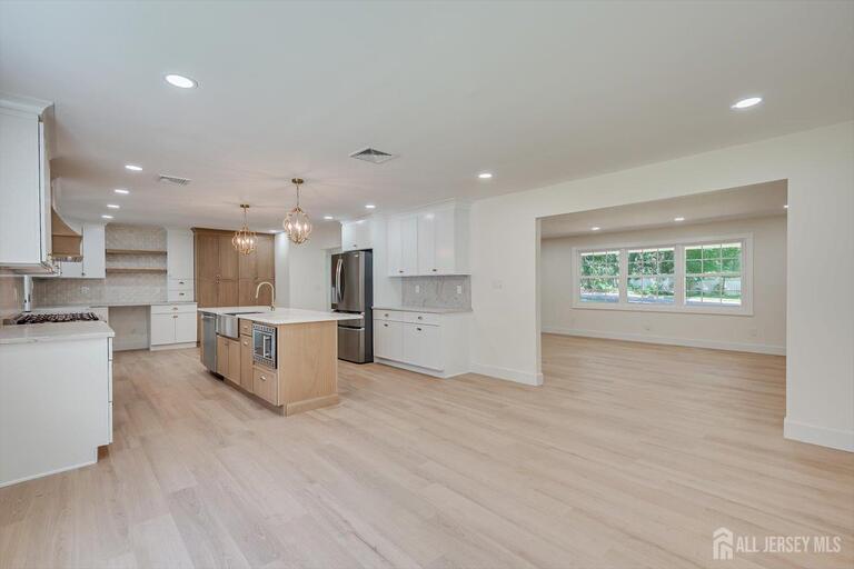 Photo 33 of 300 E Chestnut Avenue E, Metuchen NJ 08840, Metuchen, NJ