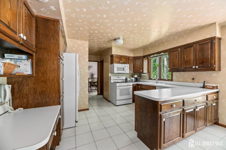 Photo 12 of 11 Aspen Circle, Edison NJ 08820, Edison, NJ