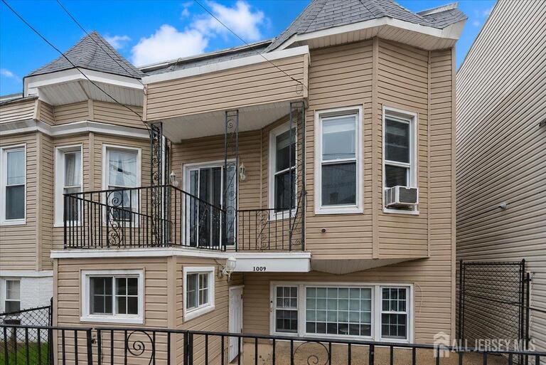 Photo 29 of 1009 Paterson Plank Road, North Bergen NJ 07047, North Bergen, NJ
